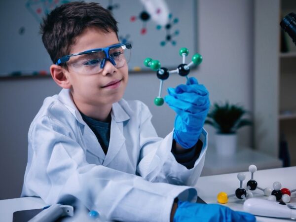 How to Pick the Best Science Tutor for Your Child
