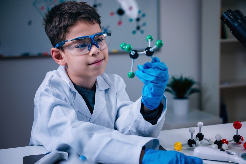 How to Pick the Best Science Tutor for Your Child