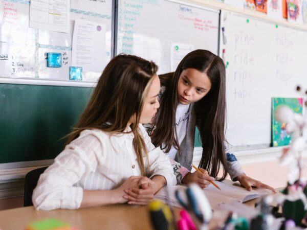 Virtual Learning and Student Independence: A Guide for Parents